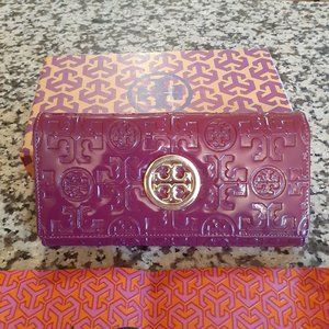 new tory burch wallet in the box